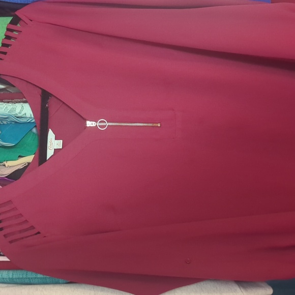 Top - Picture 2 of 3